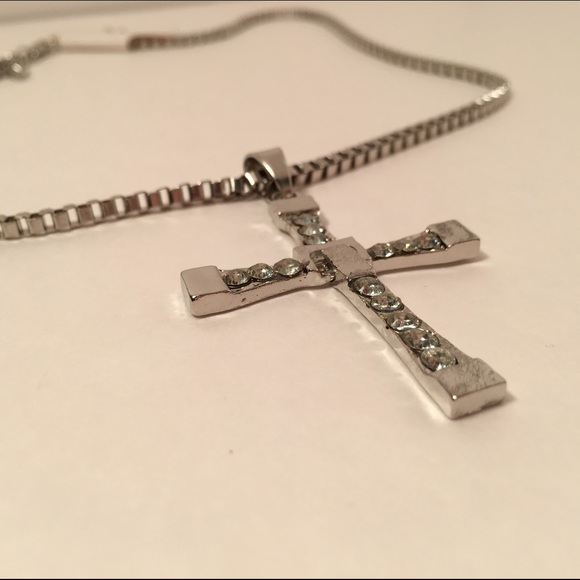 🆑🆑🆑SILVER CROSS NECKLACE - Picture 3 of 4