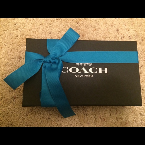 Coach Gift Box (medium wallet)