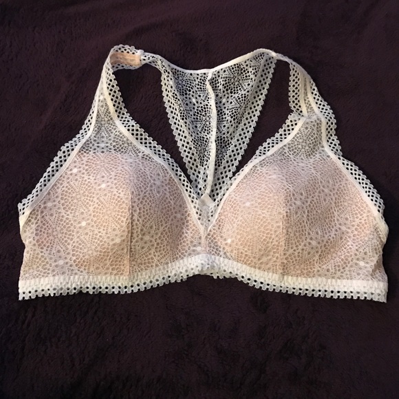 NWT Victoria's Secret white lace bralette