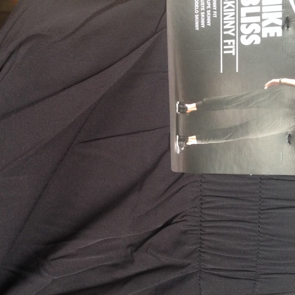 LAST PRICE❗️DELETING SOON❗️1 M left! NIKE pants - Picture 4 of 4