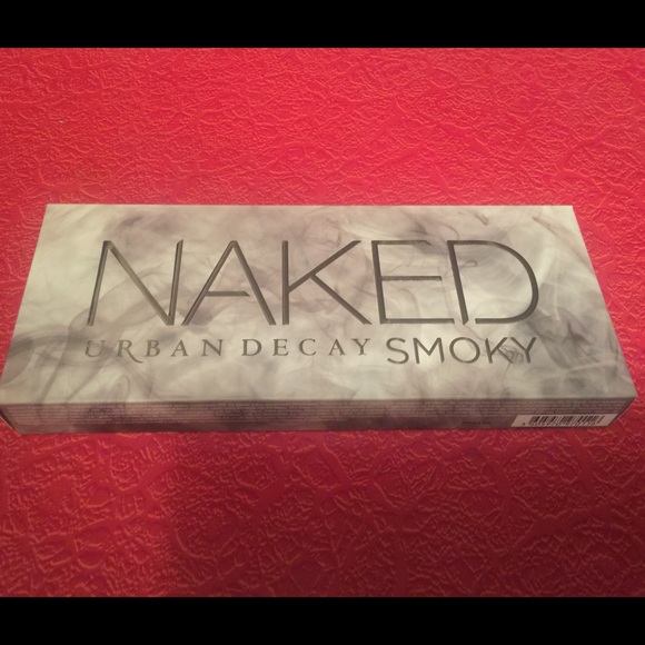BNIB Urban Decay Naked Smoky Pallette