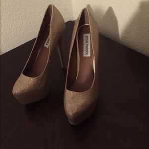Shimmery Gold Steve Madden Pumps