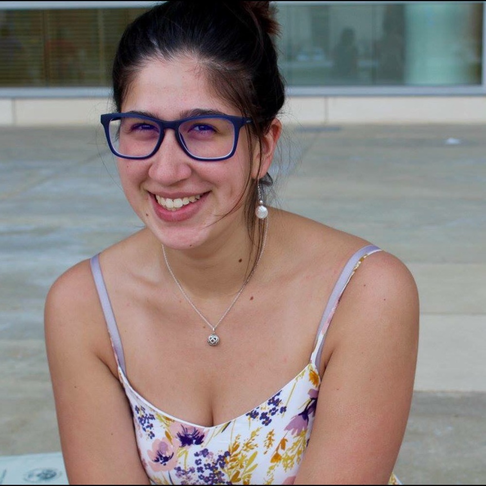 Meet your Posher, Alexia