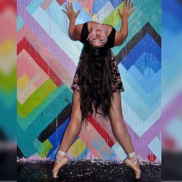 Meet your Posher, Alexia - Picture 2 of 3