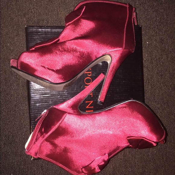 Red heels with mini bow ties