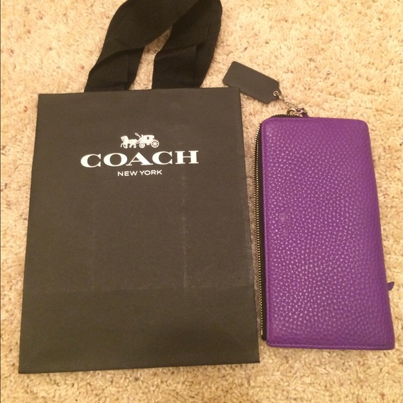 Coach Gift Bag (Medium)