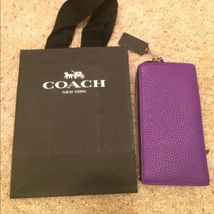 Coach Gift Bag (Medium)