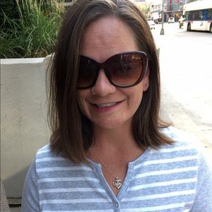 Meet your Posher, Lori