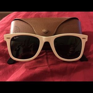 Ray Ban Original Wayfarers - White on black