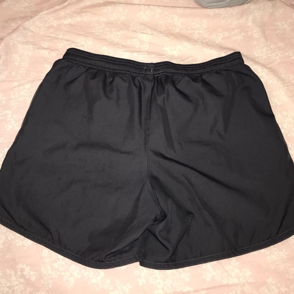 Reebok shorts - Picture 2 of 4