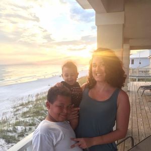 Meet your Posher, Emanuela