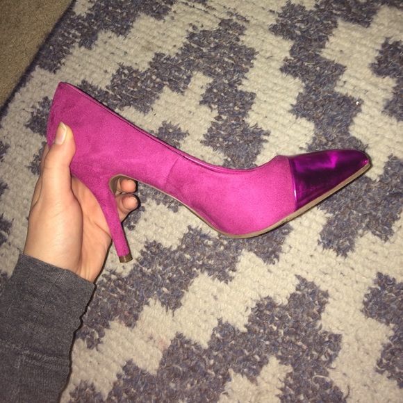 Pink suede heels - Picture 2 of 3