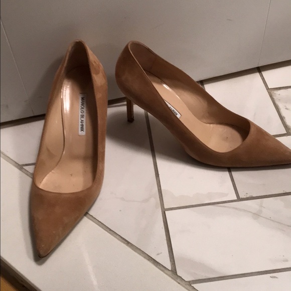 Suede Manolo pumps