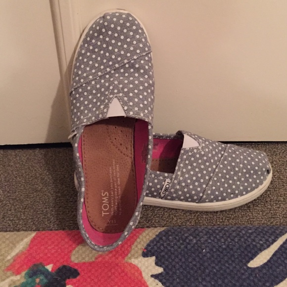 TOMS shoes