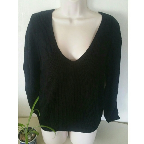 ✨ Black Sweater - Picture 2 of 4