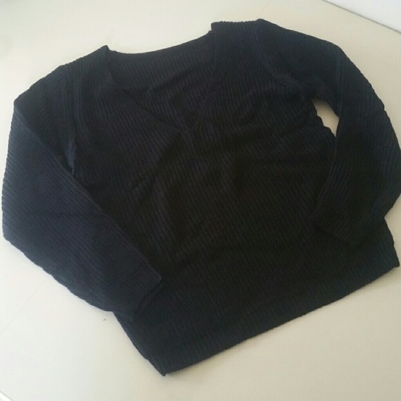 ✨ Black Sweater - Picture 3 of 4