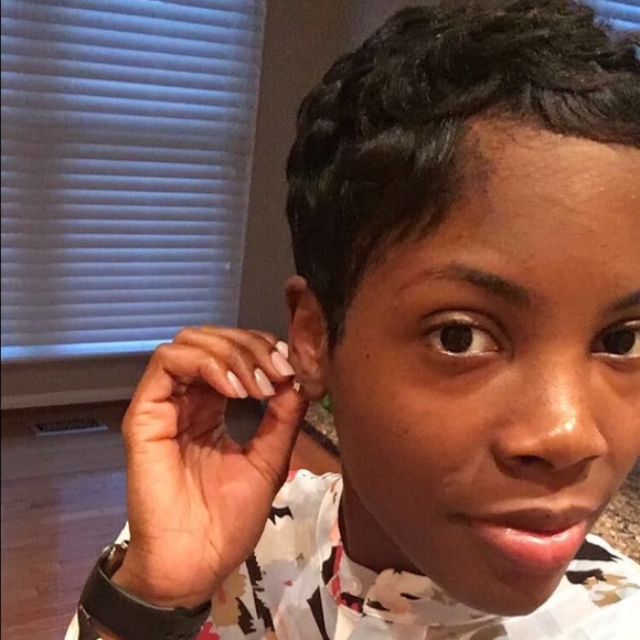 Meet your Posher, Clarice - Picture 2 of 4