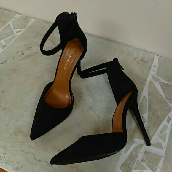 Black suede classic high heel ankle strap pump - Picture 3 of 4