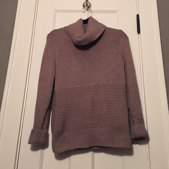 Taupe gap sweater