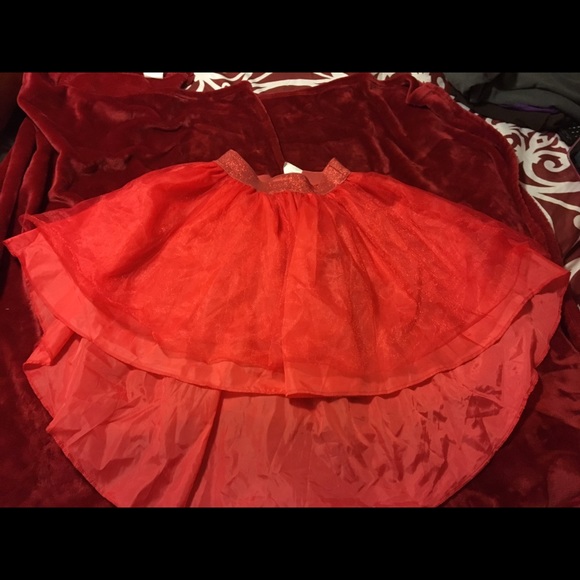 Red tutu - Picture 1 of 3