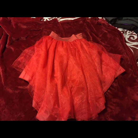 Red tutu - Picture 2 of 3