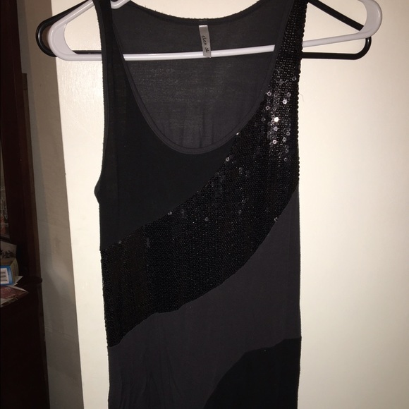 Black and shiny dress - Picture 1 of 3