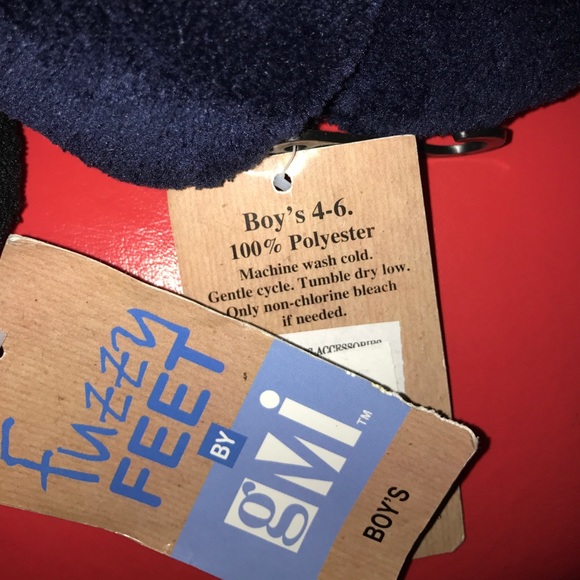 New Kids "Fuzzy Feet" Slippers - Picture 4 of 4