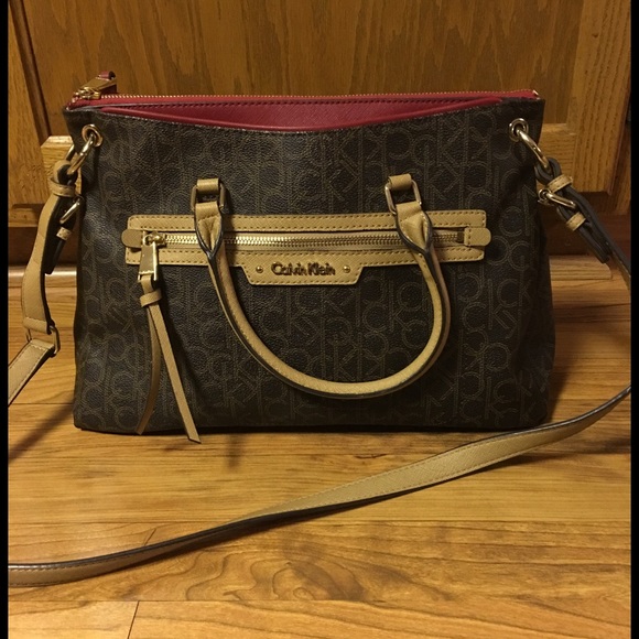 Calvin Klein Handbags - Calvin Klein shoulder bag