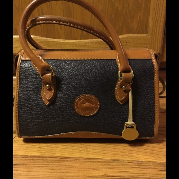 Dooney & Bourke Handbags - VINTAGE Dooney & Bourke small shoulder bag