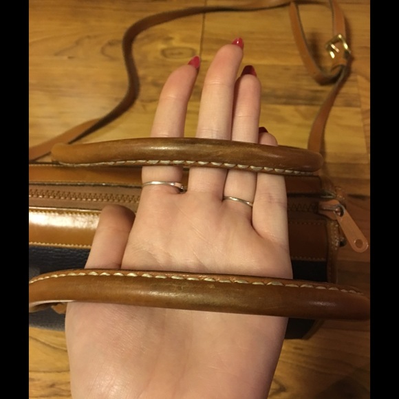 VINTAGE Dooney & Bourke small shoulder bag - Picture 2 of 3
