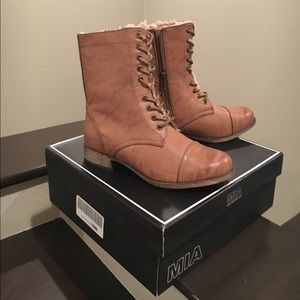 🌟NWT🌟 Combat Boots (MIA)