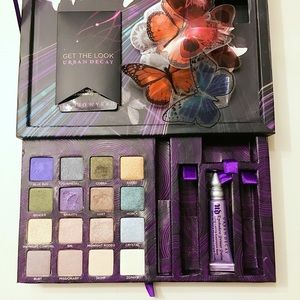 *SOLD* Urban Decay Book of Shadow IV