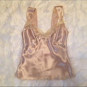 Champagne 🍾 camisole/tank top with lace and pearl