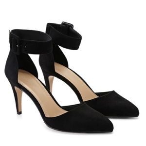 NWT black heels