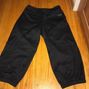 North face cropped sweat pants