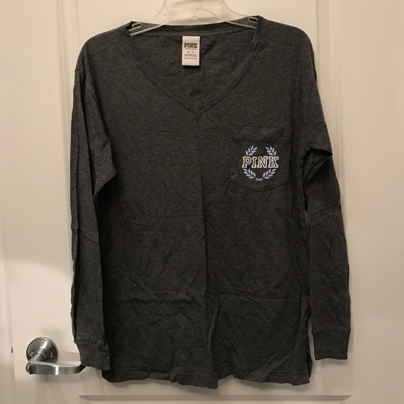 Long sleeve V-neck Campus Tee