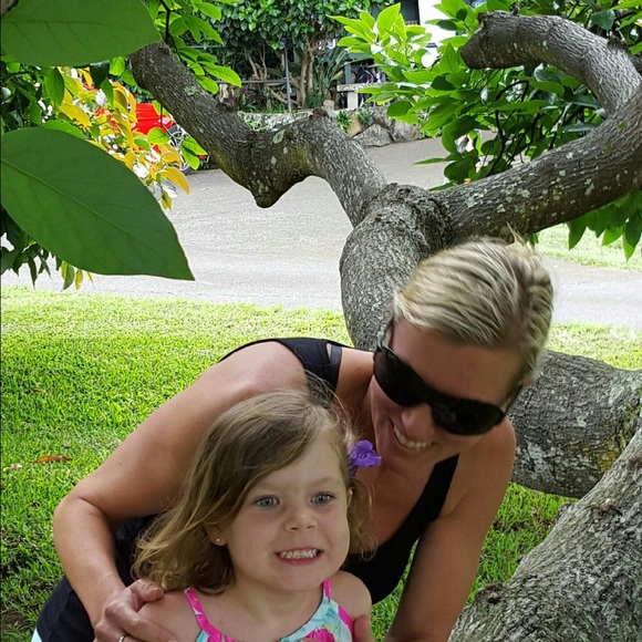 Meet the Posher Other - Meet your Posher, Julie