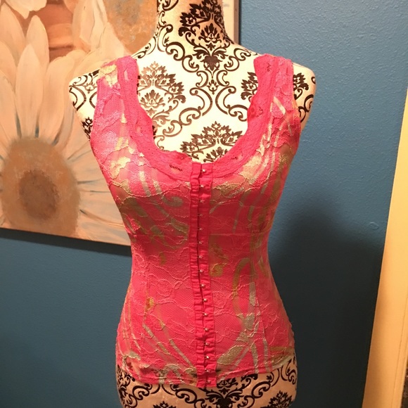 LACE TOP WITH HOOK & EYE FRONT CLOSURE