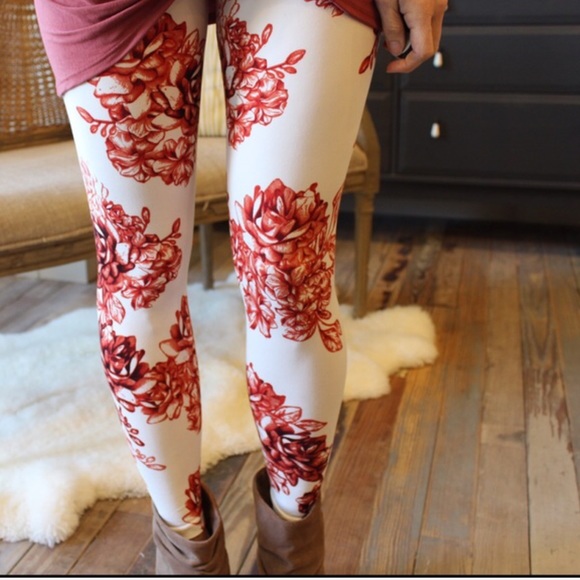 1 LEFT! 🔃Ivory Floral Leggings - Picture 2 of 3