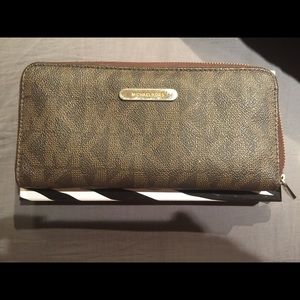 Michael Kors wallet