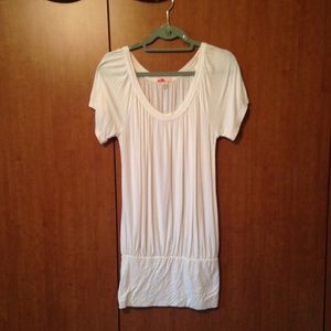 White short sleeve blouse
