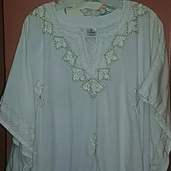 White KAMEEZ, Made in INDIA - Picture 2 of 4