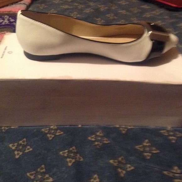 Adrienne Vittadini white and black flat - Picture 3 of 3