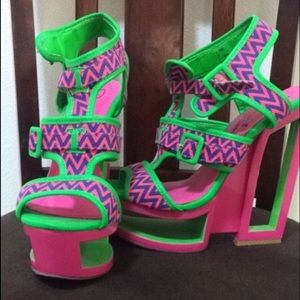 Privileged heels green/pink sz 9