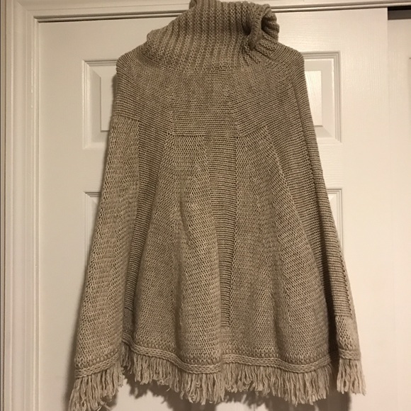 Poncho - Picture 2 of 3