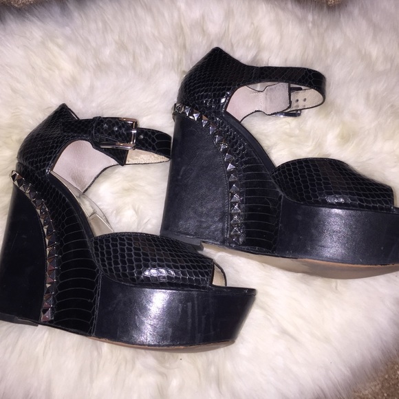 Michael Kors wedges - Picture 2 of 4