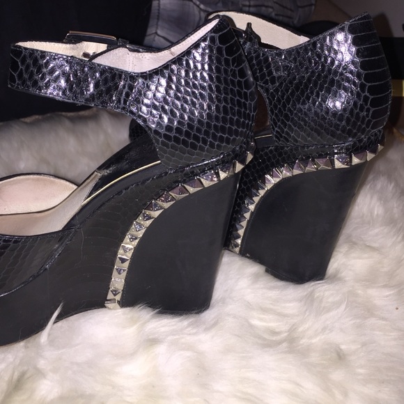 Michael Kors wedges - Picture 3 of 4