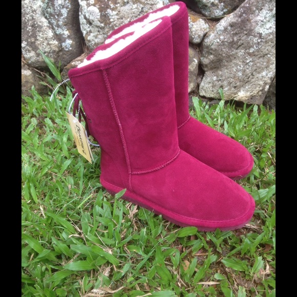 "SOLD" Cranberry Red BEARPAW Phylly Laceup Boots. - Picture 3 of 4