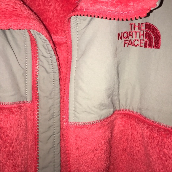 Girls Large(14/16) North Face fuzzy jacket - Picture 3 of 4