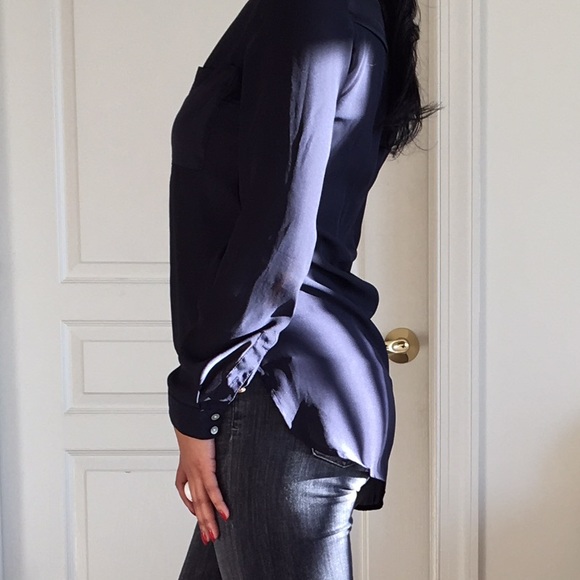 H&M navy button blouse - Picture 3 of 4